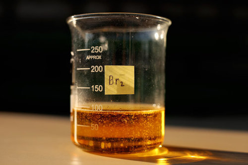 Bromine - 99.5% Pure Liquid | ISO Standard, Industrial Grade Chemical for Water Treatment, Pharmaceutical Processing, and Flame Retardants