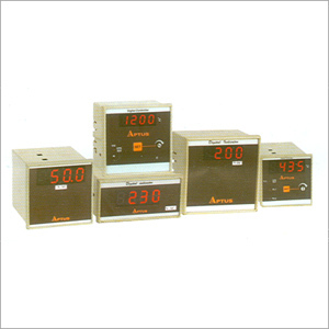 तापमान नियंत्रक और संकेतक