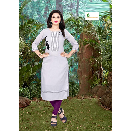 3-4 लेडीज़ डिज़ाइनर सेल्फी कुर्ती