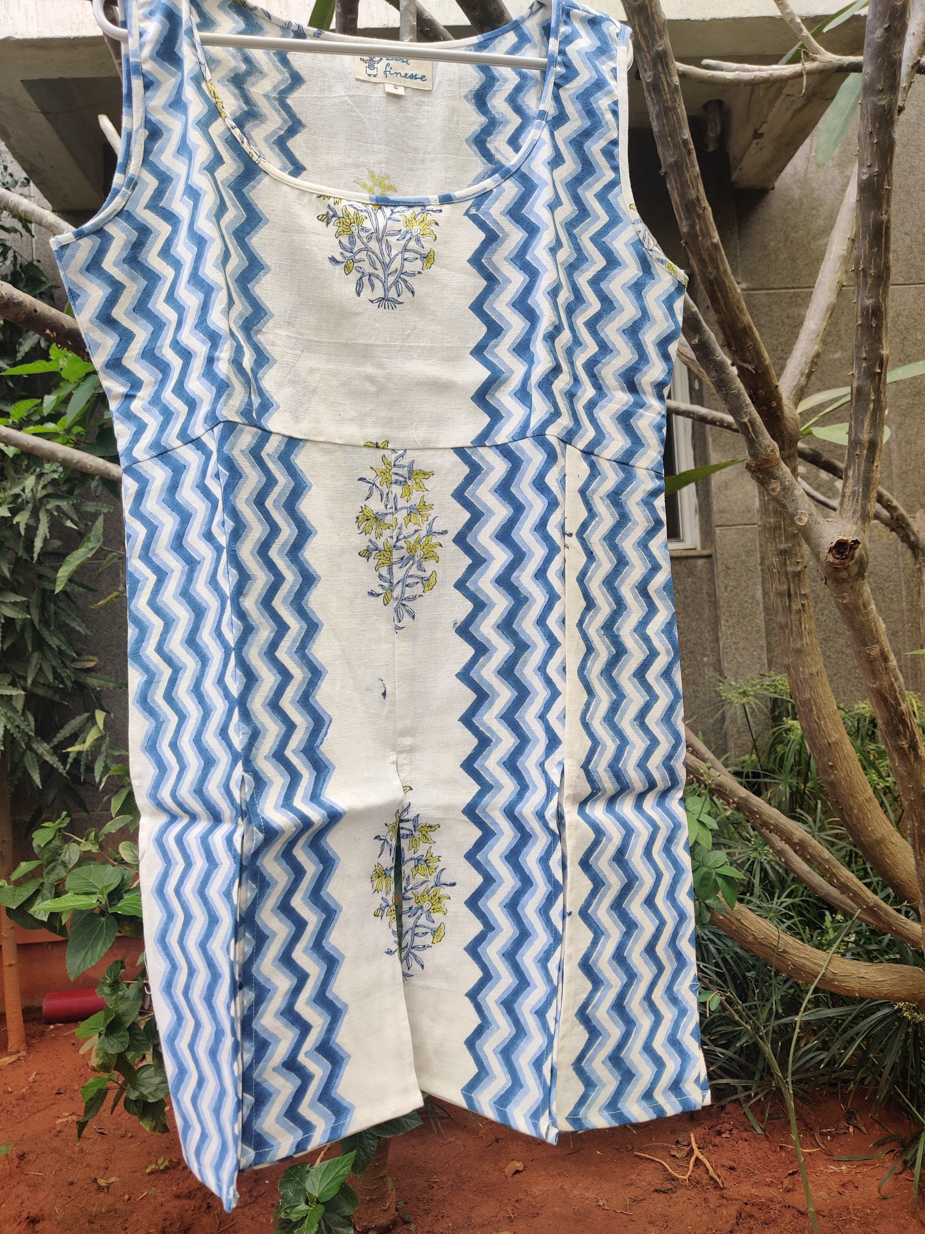 Cotton Tops - Sleeveless Printed Design, Customizable Logo For All Age Groups