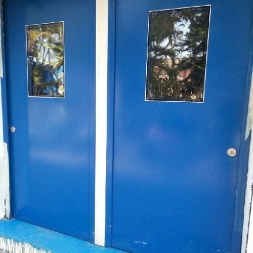 स्वच्छ कक्ष फ्लश द्वार