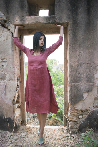 देवियों डिजाइनर अंगरखा पोशाक