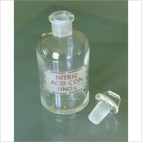 Liquid Nitric Acid - Industrial Grade, Laboratory Usage | Room Temperature Storage, Client-Specific Packaging Size