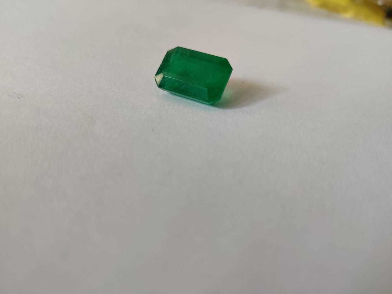 Emerald - 10.51 Crt Octagon Cut, Fine Green Color, Medium Luster, Natural Mineral Stone, Oil Treated, 11.25 Ratti Weight