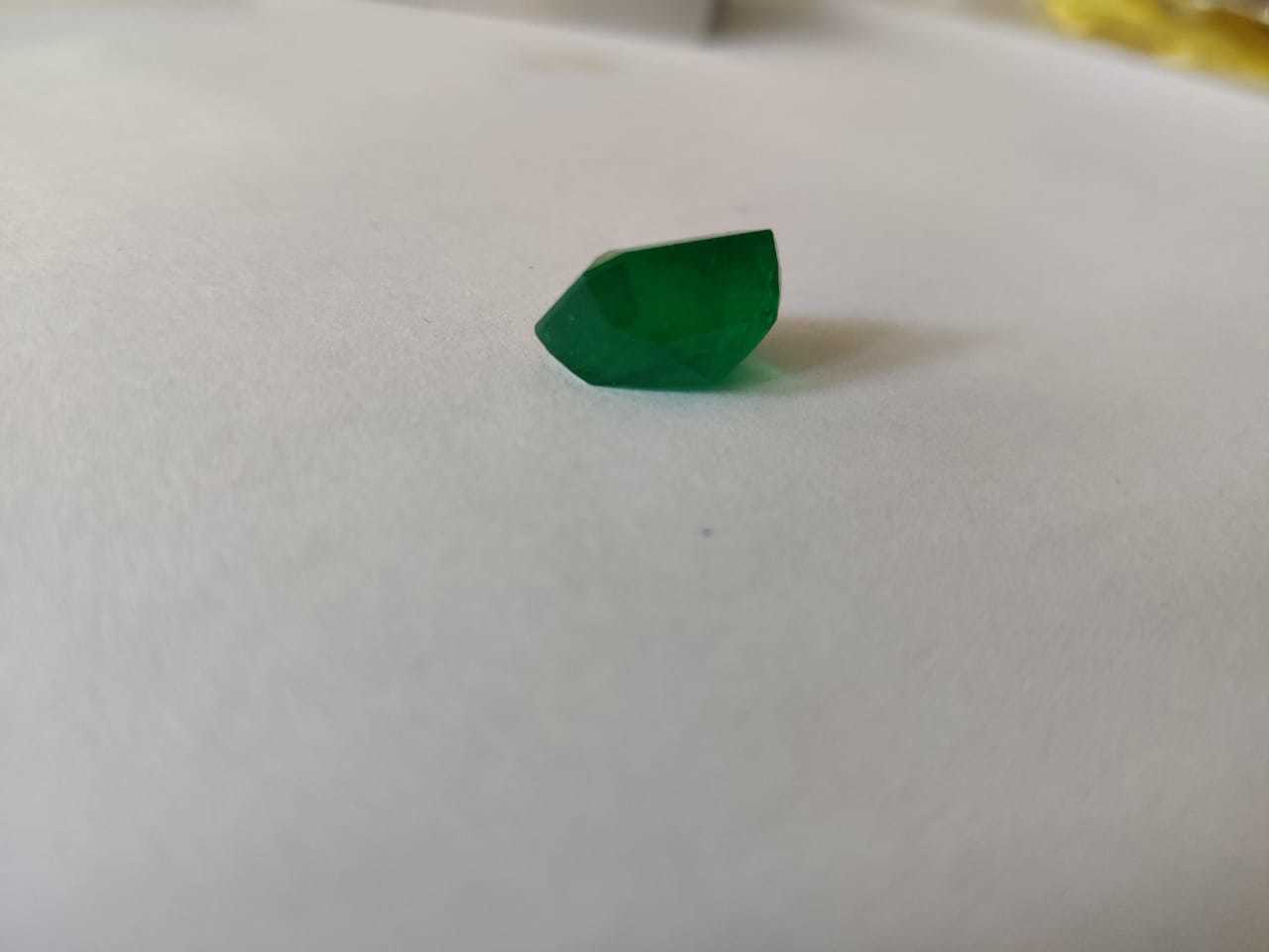 Emerald - 10.51 Crt Octagon Cut, Fine Green Color, Medium Luster, Natural Mineral Stone, Oil Treated, 11.25 Ratti Weight