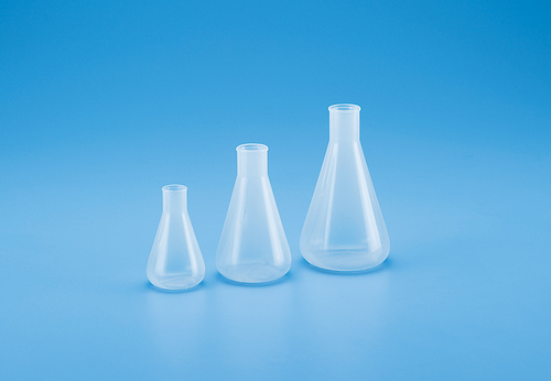 Tarsons Conical Flask - Laboratory-grade Polypropylene & Polycarbonate, 44 Ml Size, White Color, Leak-proof Screw Cap, Lightweight & Durable Design