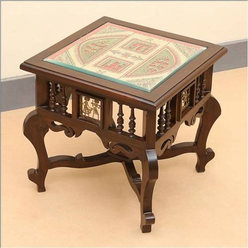 बेडसाइड टेबल