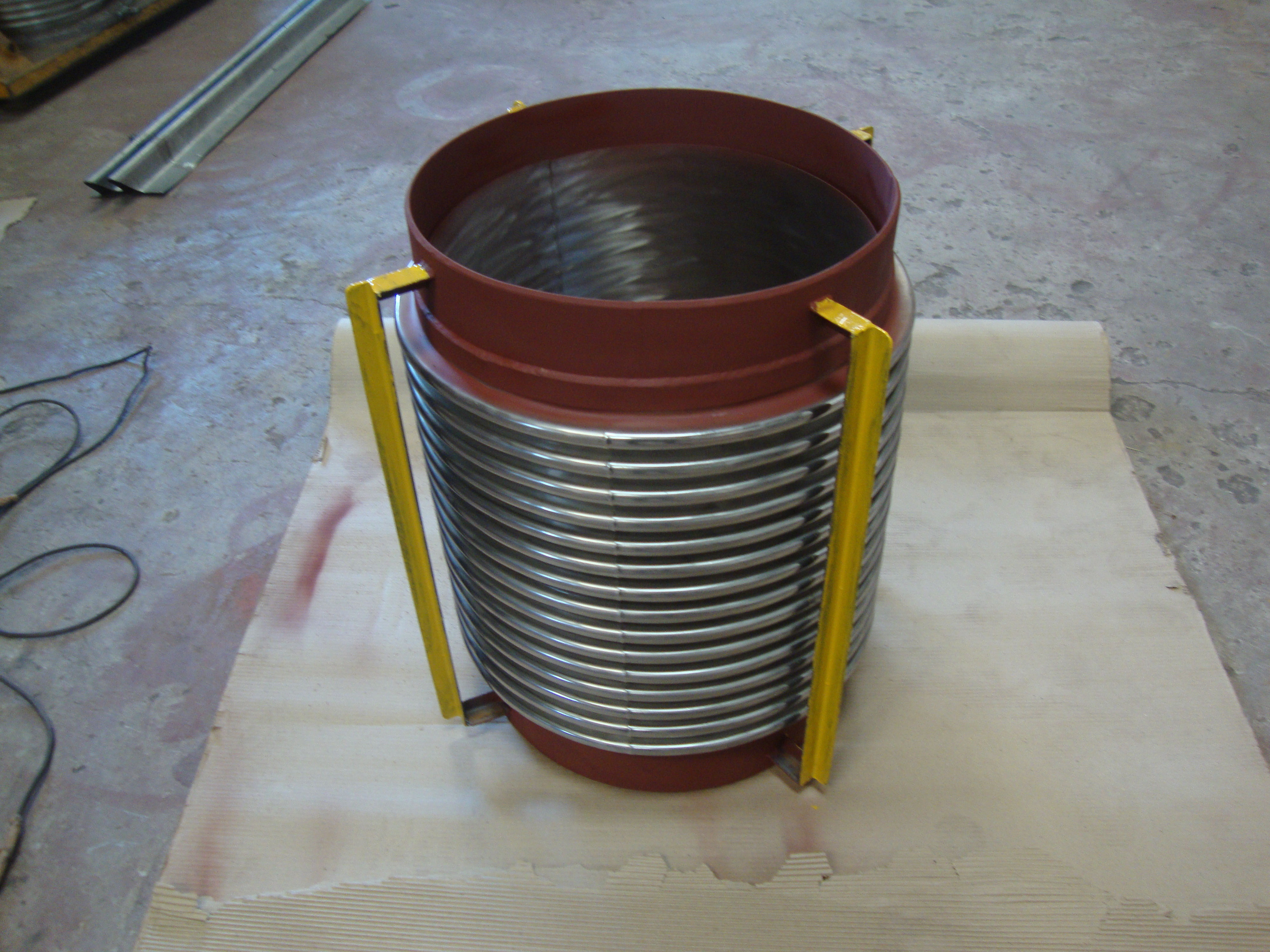 Expansion Joint - Color: Red Silver
