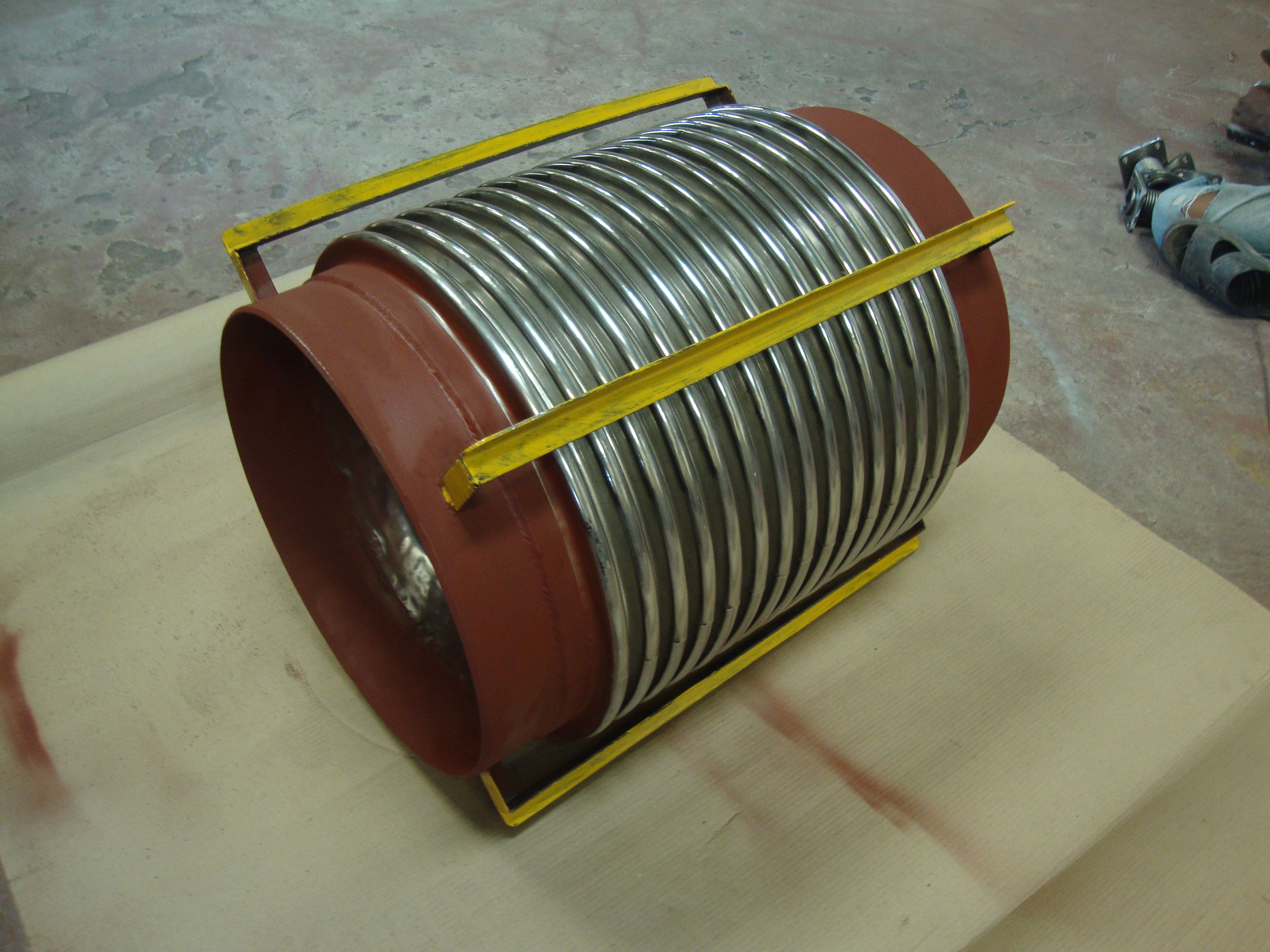 Expansion Joint - Color: Red Silver