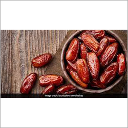 Medjool Dates - Large Size, Bulk Packaging | Brown Color, 1 kg Weight, Cool and Dry Storage