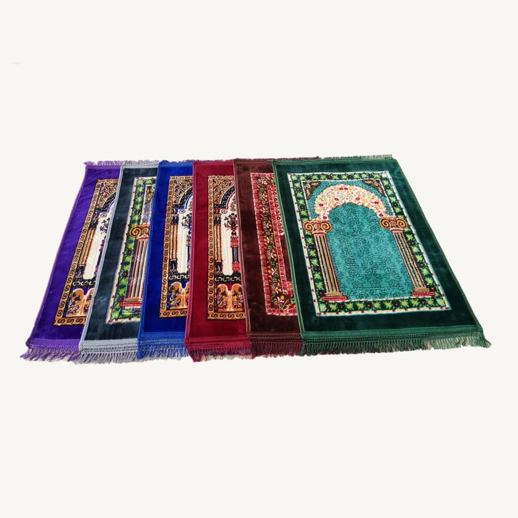 Prayer Mat - High-quality Cotton Blend | Luxurious Feel, Non-slip Backing, Lightweight Design
