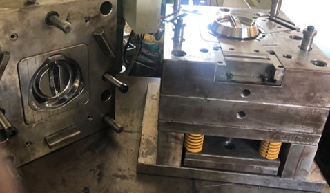 Precision Plastic Mould - Steel Material, Single Cavity Design | Polished Surface Finish, Hydraulic Ejector System, Submarine Gate Type
