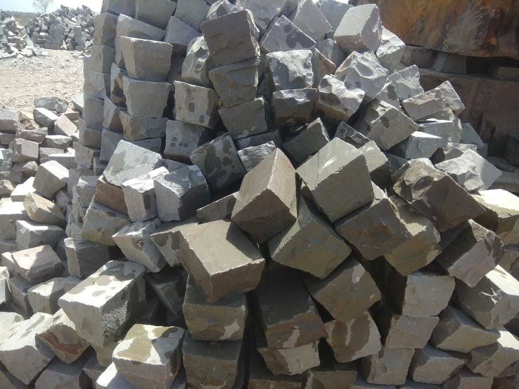 Sandstone Cobbles - Durable Multi-color Brick Shape | Ideal For Driveways, Paths, Gardens, And Patios