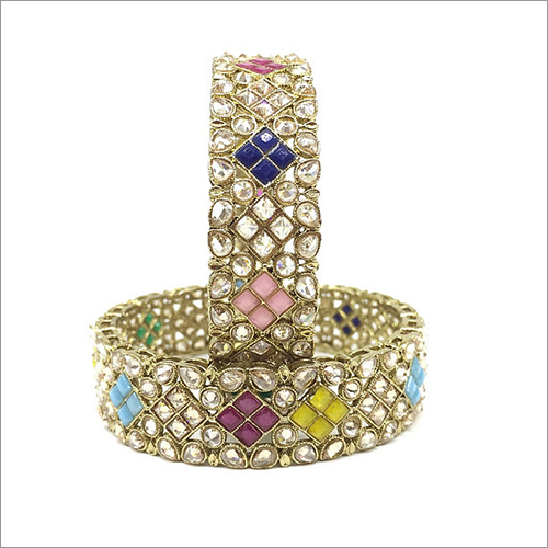 फैशन पोली स्टडेड चूड़ी