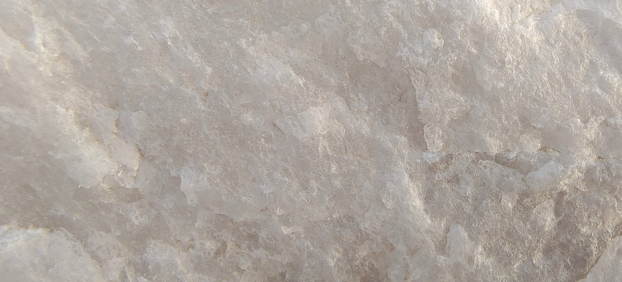 Quartz Big Bolders - Big Size White Granules | Ideal For Decorative Structures & Quartz Slab Manufacturing, Free From Impurities And Foreign Rocks