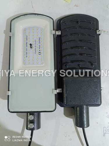 Cool White Bis Approved Ziya 30 Watts Glass Model Led Street Light