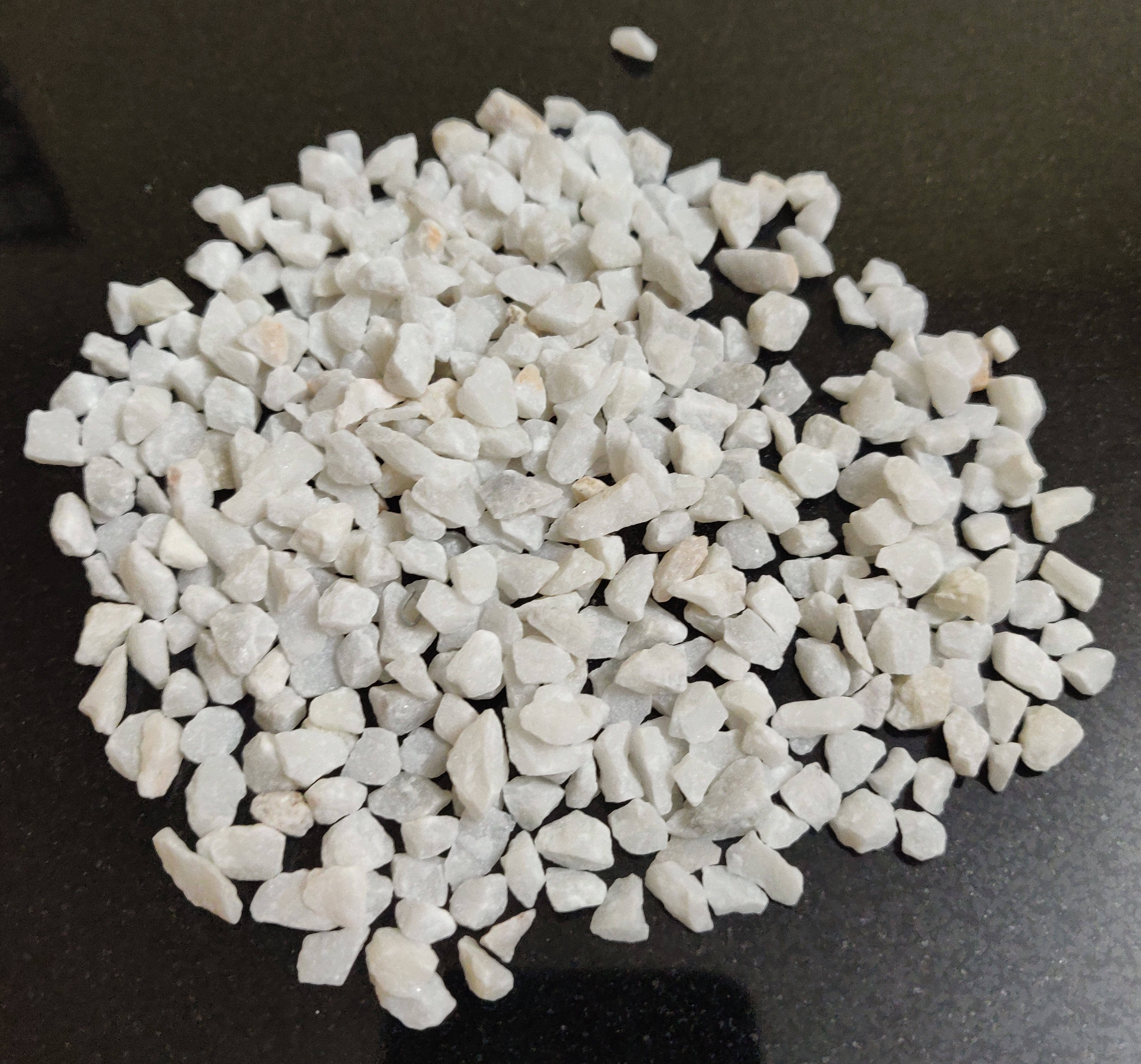 Marble Chips - Color: White