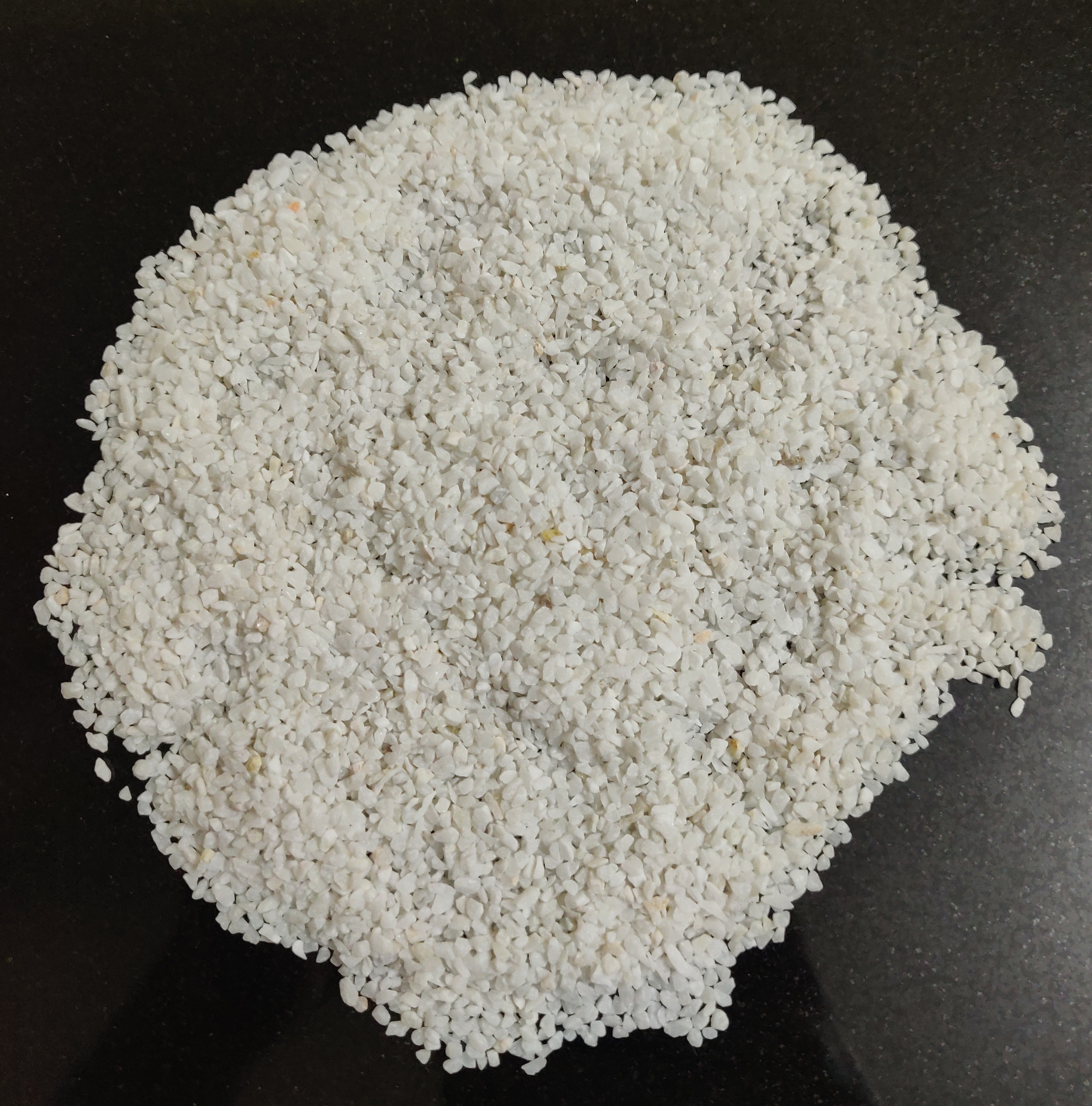 Marble Chips - Color: White
