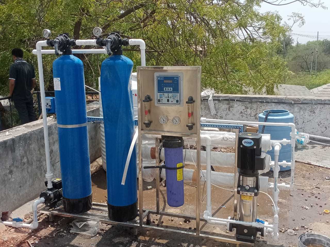Ro Plant - 1000 Lph, 2m X 1m X 1m, Stainless Steel | Cost Effective, Customizable Design, Durable, Easy Operation, Energy Efficient, High Purity, Low Maintenance