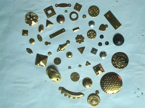 हीरे जैसी कटाई वाले गेंद