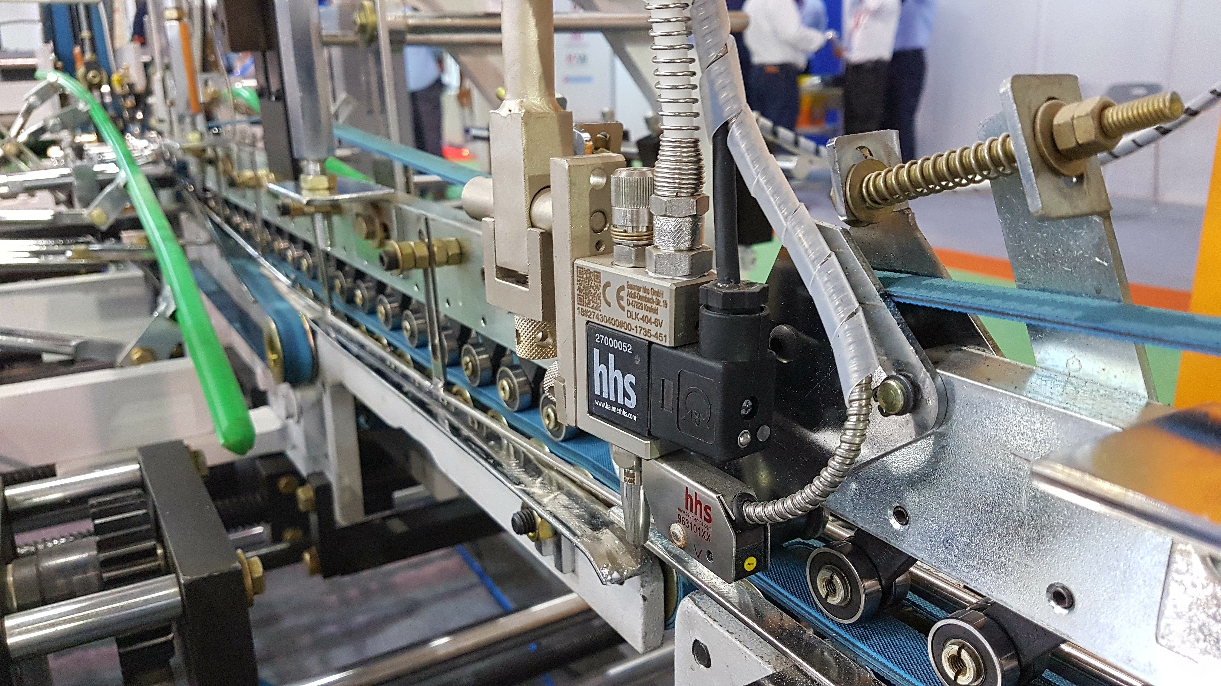 Fully Automatic Bt--45 Velocity Crash Lock Bottom Carton Folding Gluing Machine