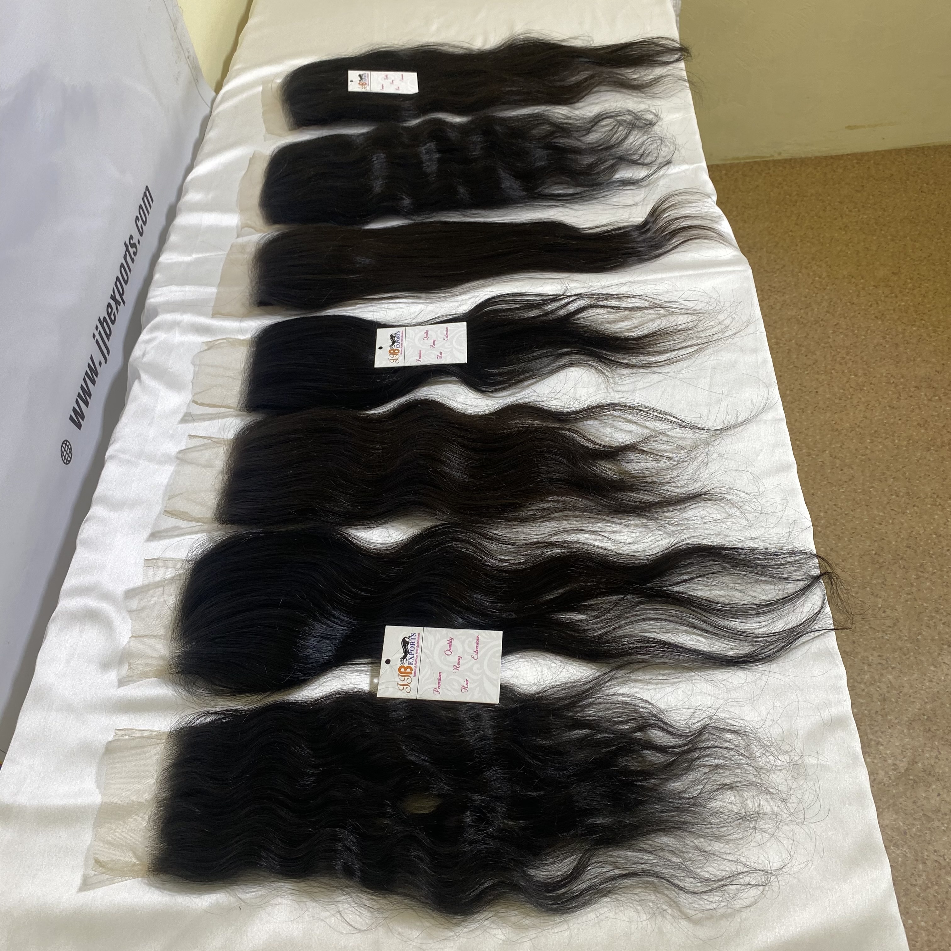 Cuticle Aligned Single Donor Lace Closure - 4x4 Natural Black Wavy Remy Human Hair | Soft Tangle-free Bouncy And Durable With Natural Luster And Shine