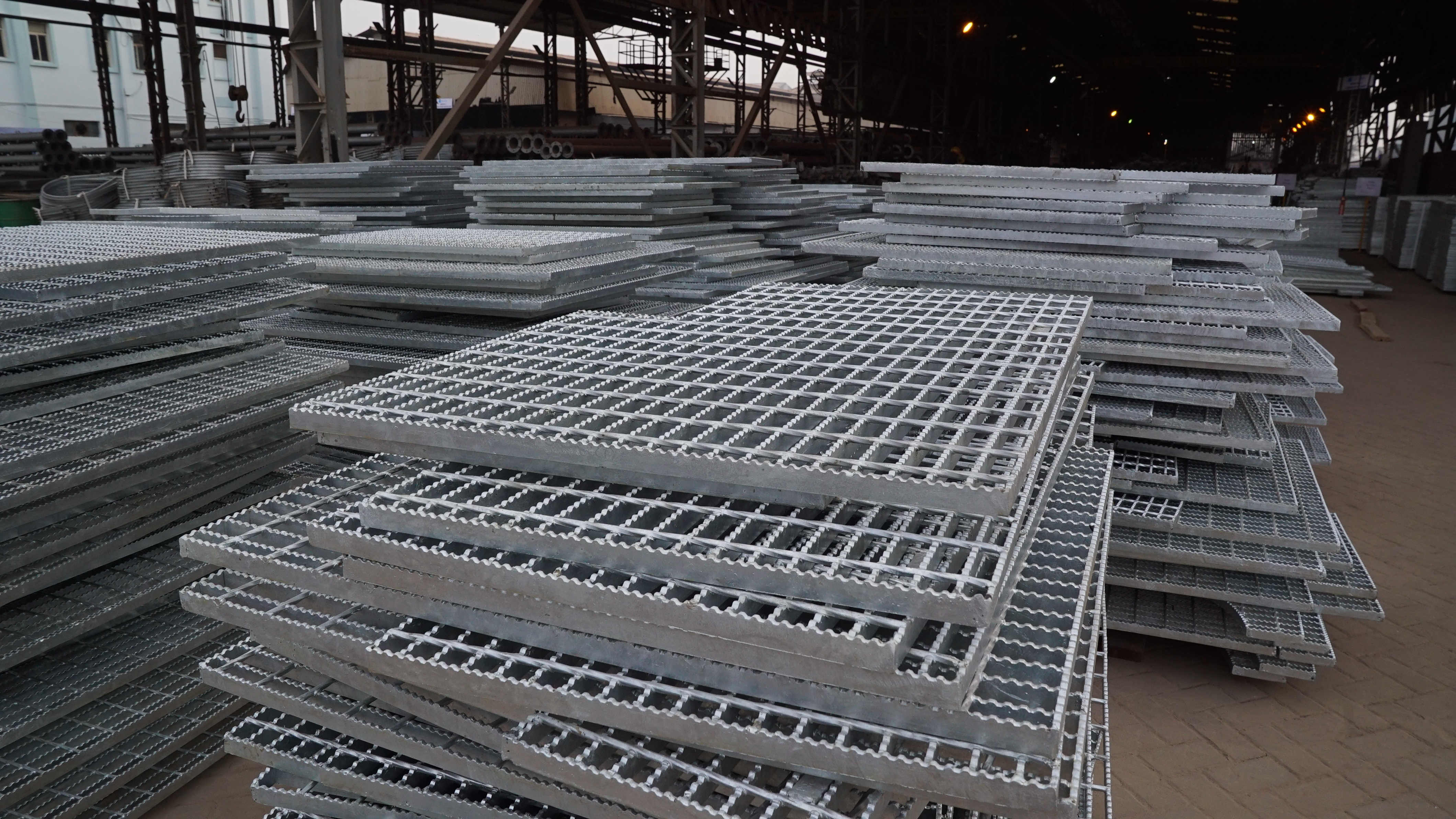 Step Thread Grating Application: Walk Ways