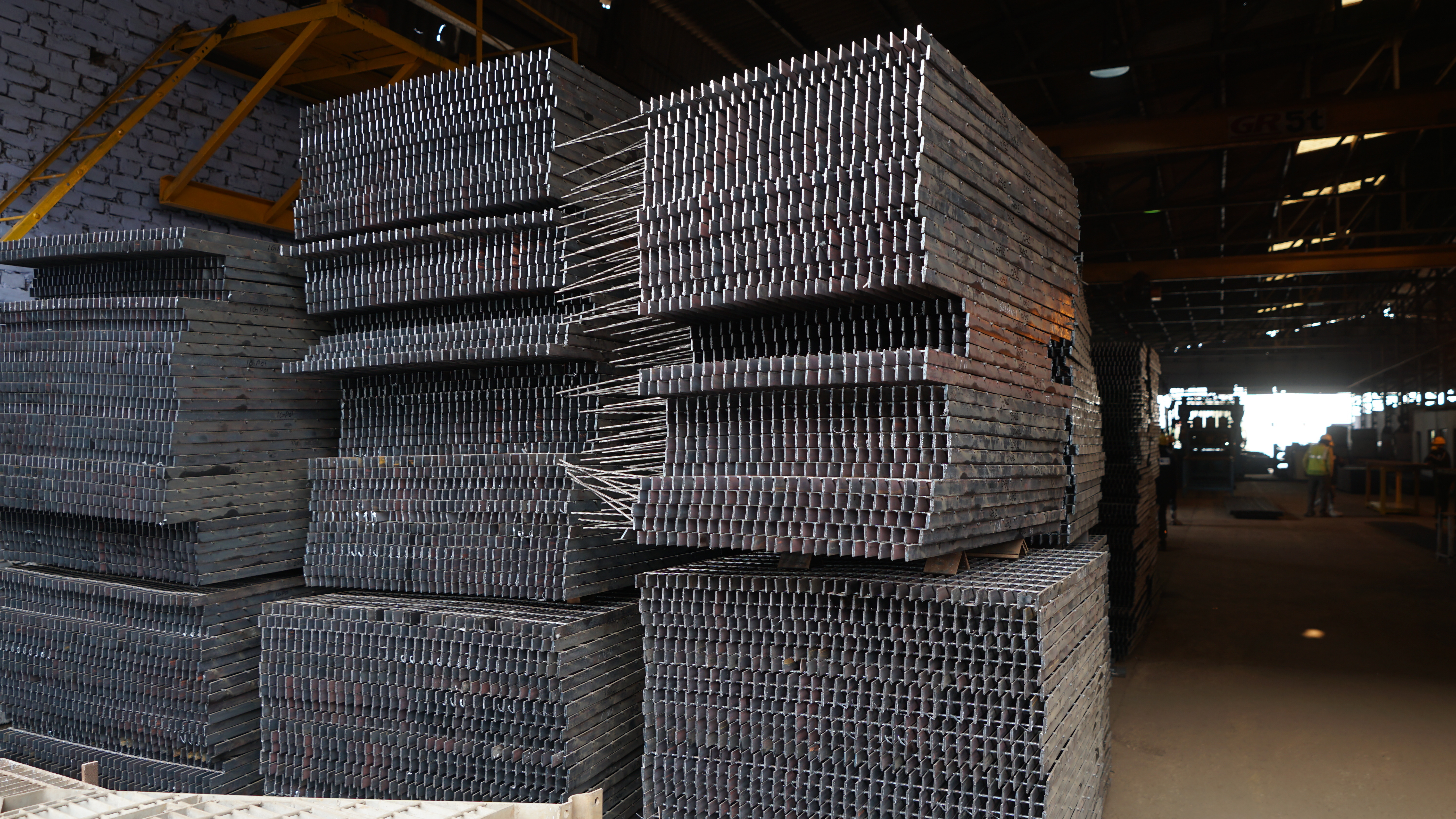Plain Grating Application: Walk Ways