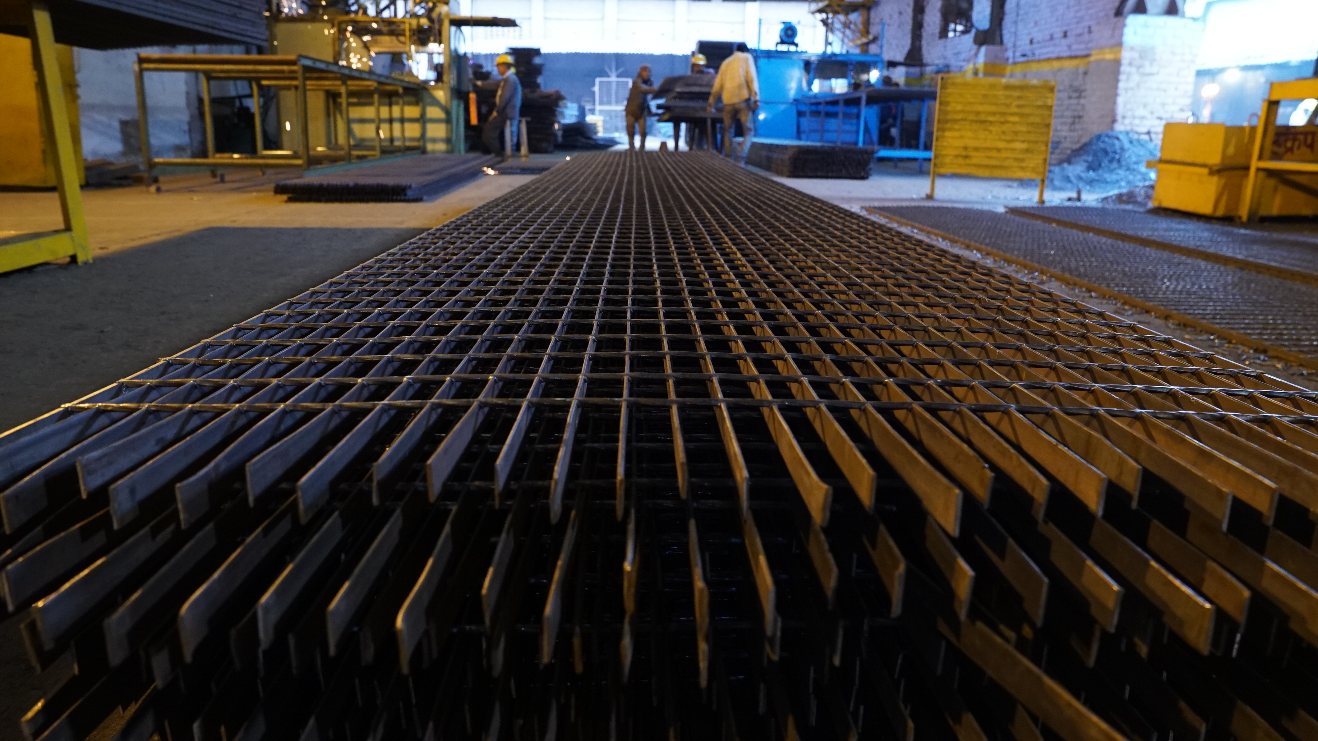 Plain Grating Application: Walk Ways
