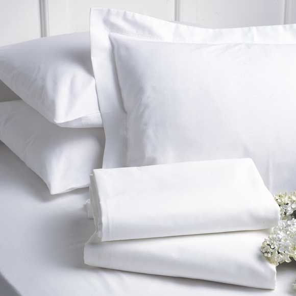 Hotel Bedding Set - Color: White And Dyed