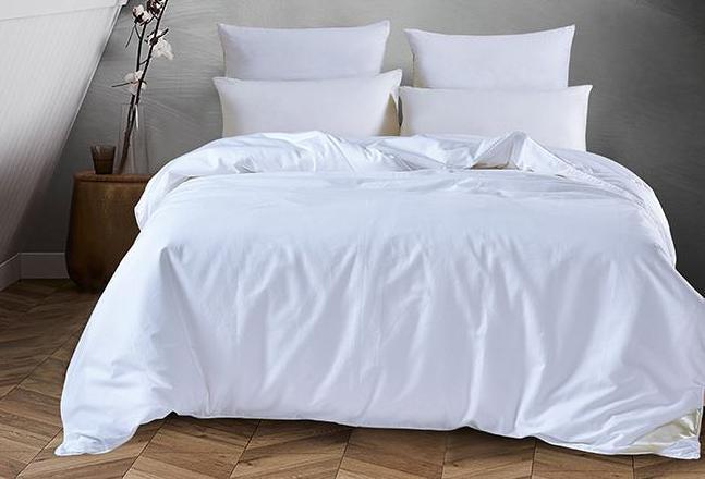 Hotel Bedding Set - Color: White And Dyed