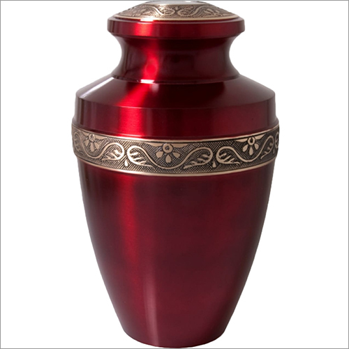 चमकाने वाले पीतल के लाल कलश