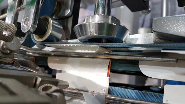 Fully Automatic Box Pasting Machine