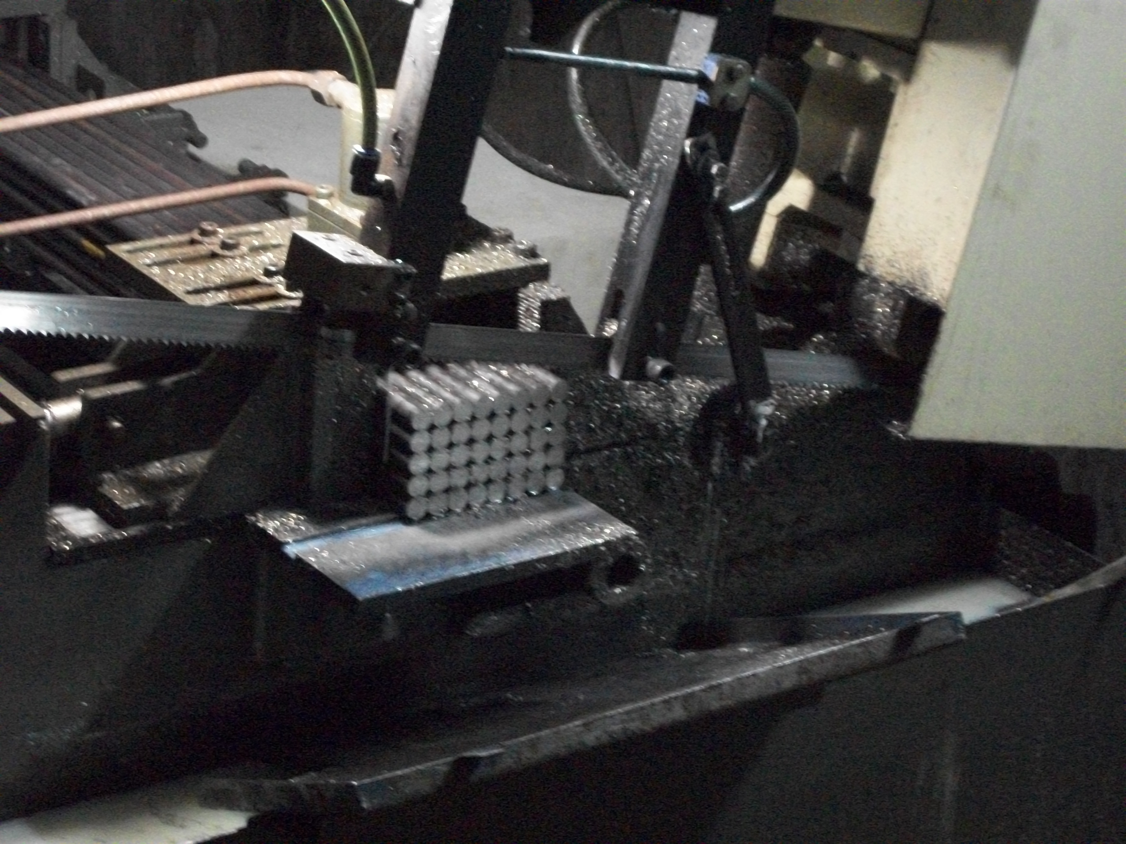Fully Automatic Bundle Clamping Band Saw Machine Bladeâ Size: 3760 X 27 X 0.9