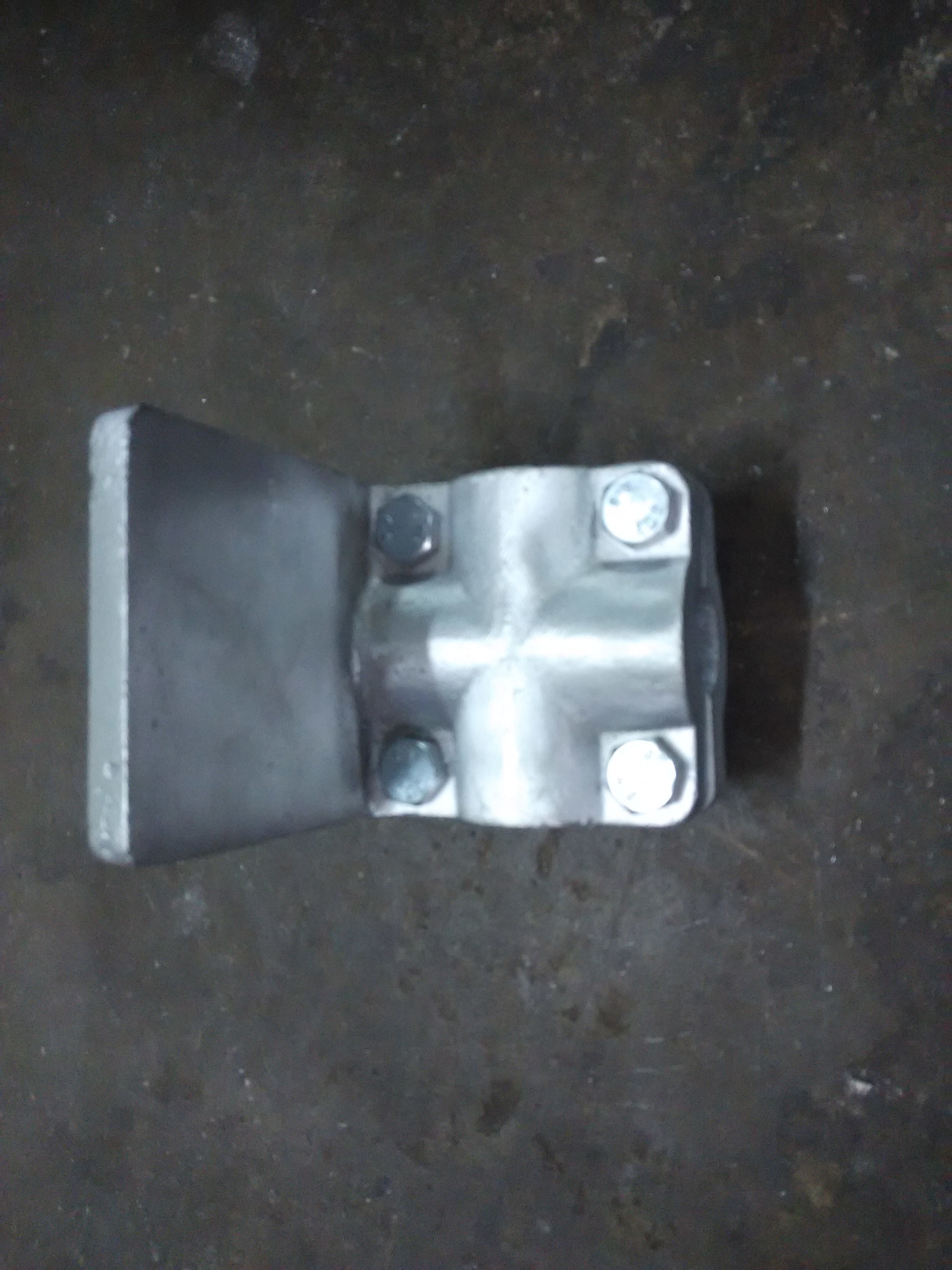 Vertical Type Pad Connector - Aluminium A-6 Grade, L-shaped, 12 Month Warranty | Suitable For 11 Kv To 400 Kv Substation Applications