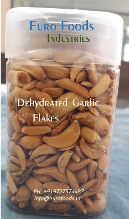Dehydrated Garlic Flakes - No Preservatives, 1.6-1.8 Mm Thickness | Continuous Hot Air Drying, 24 Months Shelf Life, Attractive Garnish