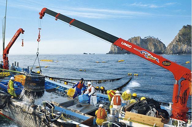 Marine Crane Ubv340j/340 Series Application: Hydro Power