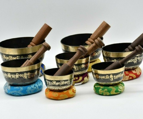 Multi Colors 7 Chakara Singing Bowels