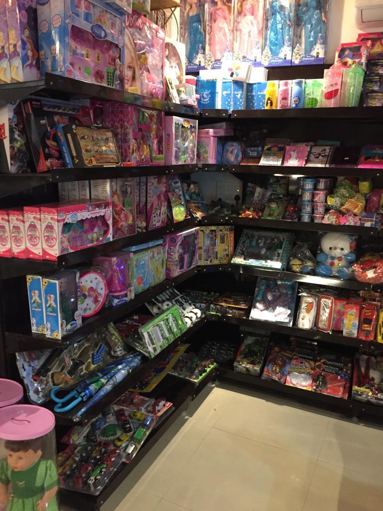 Gift Shop Racks Capacity: 250 Kg Kg/day