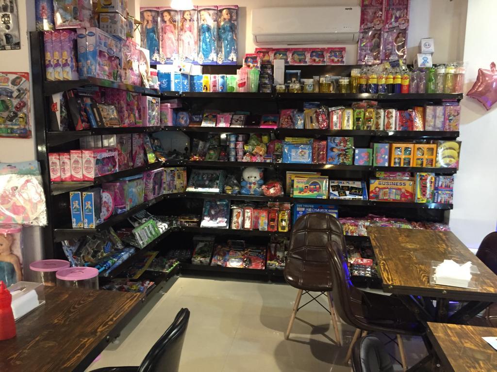 Gift Shop Racks Capacity: 250 Kg Kg/day