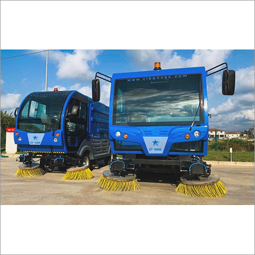 Street Sweeper - 34-60 Kw Motor, 0-10 Km Sweeping Speed, 1400-2000 mm Sweeping Width, 0.75-2.5 m3 Tank Volume, Plastic Material, Warranty Included