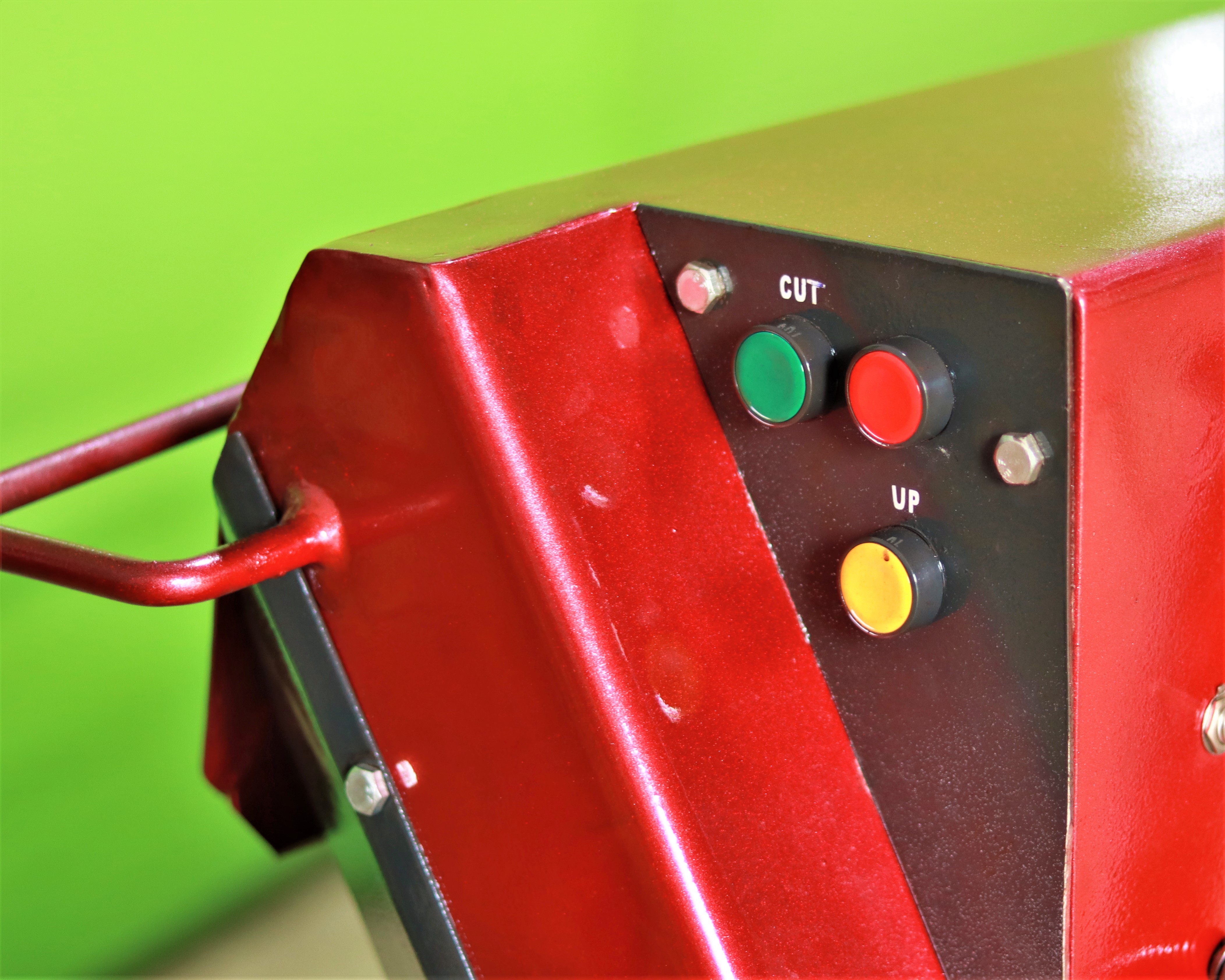 Metal Cutting Bandsaw Machine - 200 Mm Cutting Capacity, 3000 X 27 X 0.9 Blade Size, Blue & Grey Combo | Semi Hydraulic, High Efficiency, Low Noise, 3-year Warranty