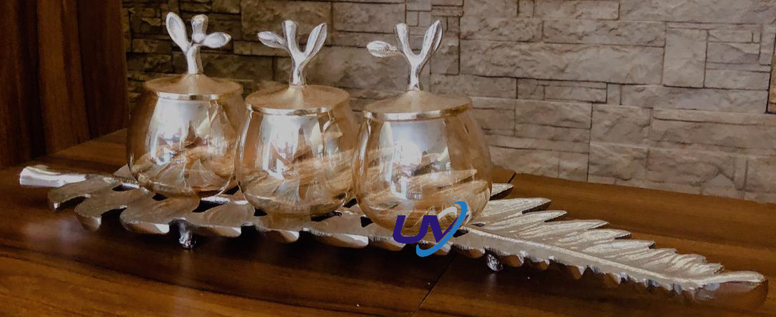 Metal Leaf Tray With 3 Jars - Color: Golden Or Silver