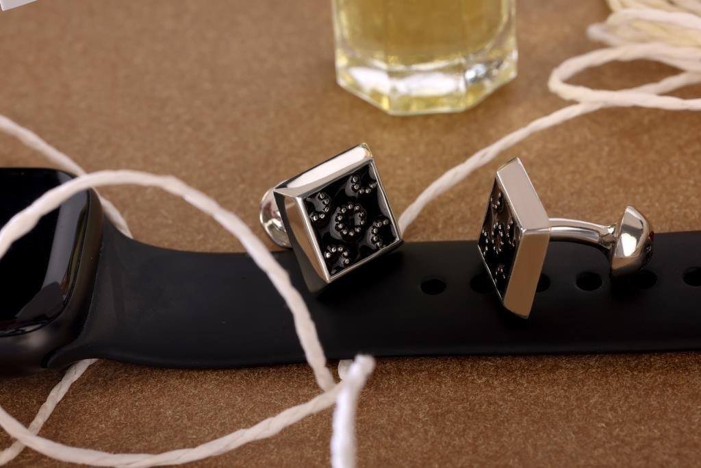 Vishwa Sterling Silver Black Enamel Ball Return Lock For Mens Perfect Gift Gender: Children