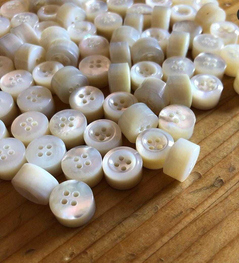Ocean Pearl Buttons - Color: White Color