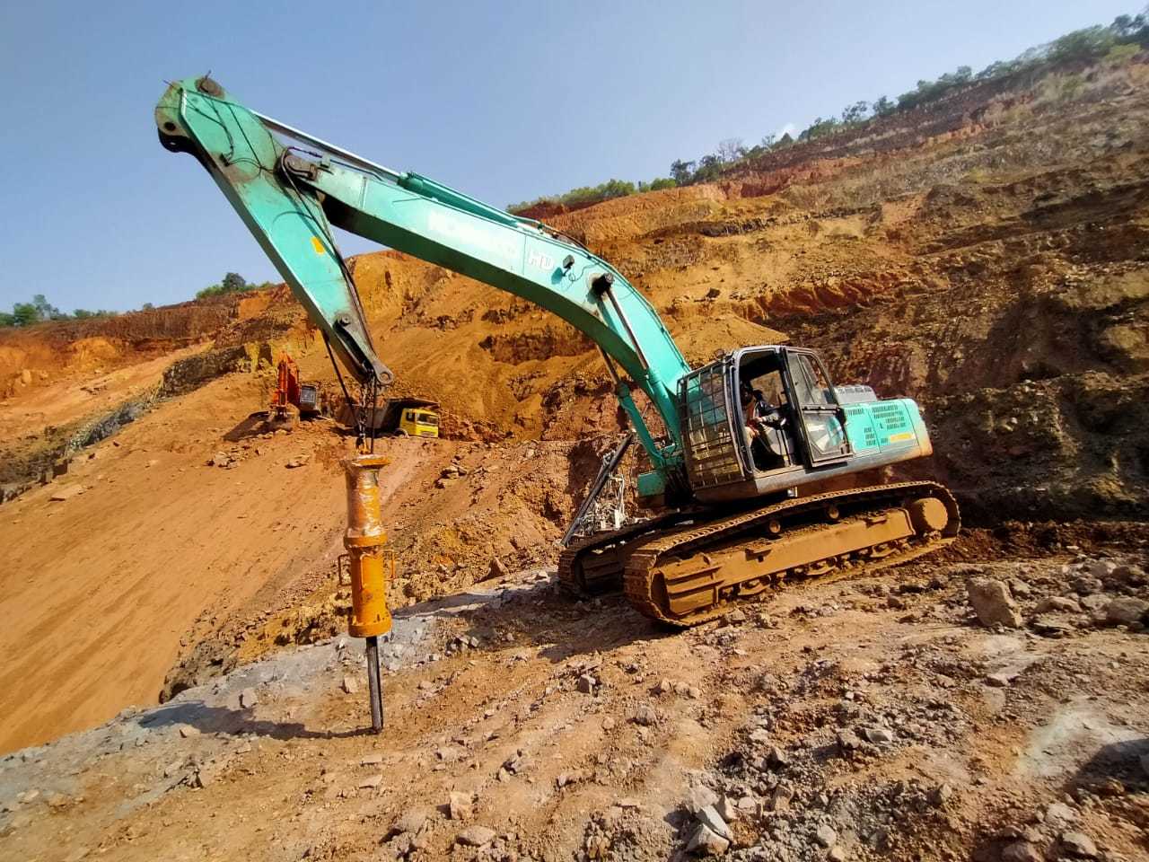 Large Excavator Mounted Hydraulic Rock Splitter 1200 - Body Material: Stainless Steel