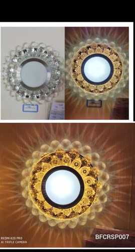 क्रिस्टल स्पॉटलाइट