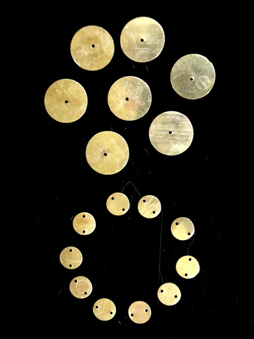 सादे गोल आकार के पीतल के सीक्विन