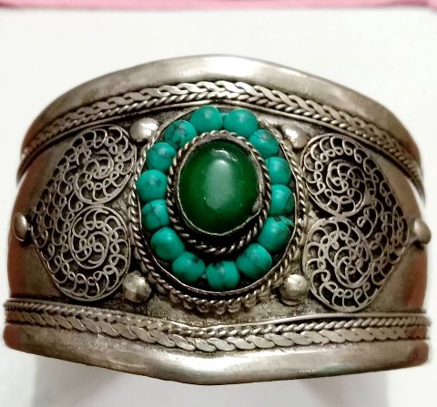 White Metal Bangles Gender: Women