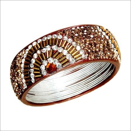 स्फटिक लाख की चूड़ियाँ